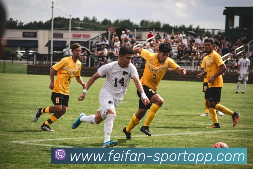 西蒙斯6500万转会热刺表现失常英超9场无进球惨遭北伦敦德比完败