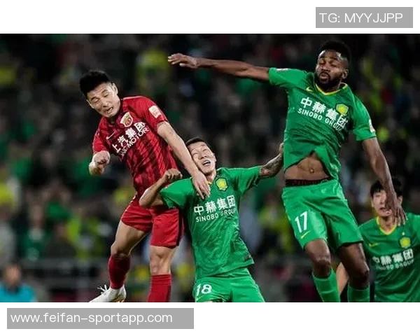 果阿队主场球员通道灯牌损坏严重引发球迷热议