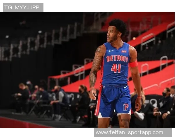 萨迪克贝高效表现17投7中斩获21分7篮板助攻全面展现实力