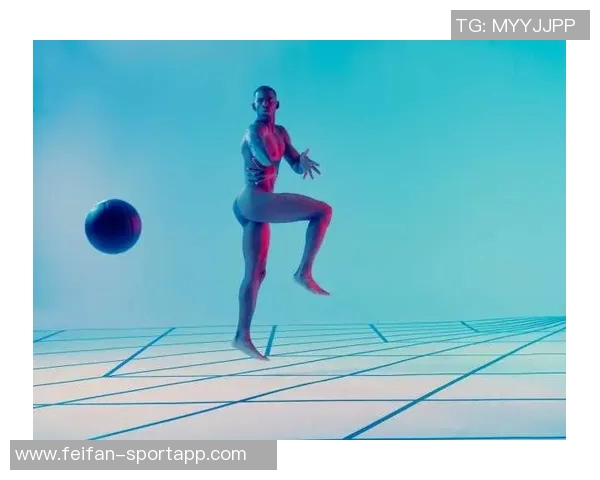 保罗早晨跑步保持自律精神焕发与媒体人见面状态良好